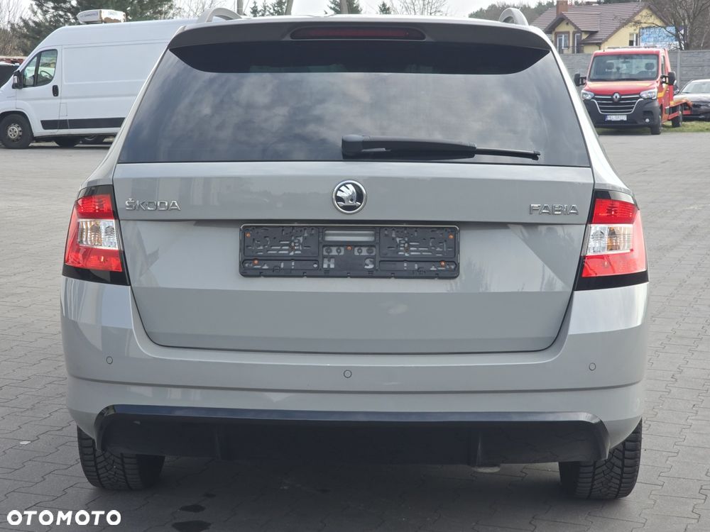 Skoda Fabia 1.0 TSI DSG Monte Carlo - 10