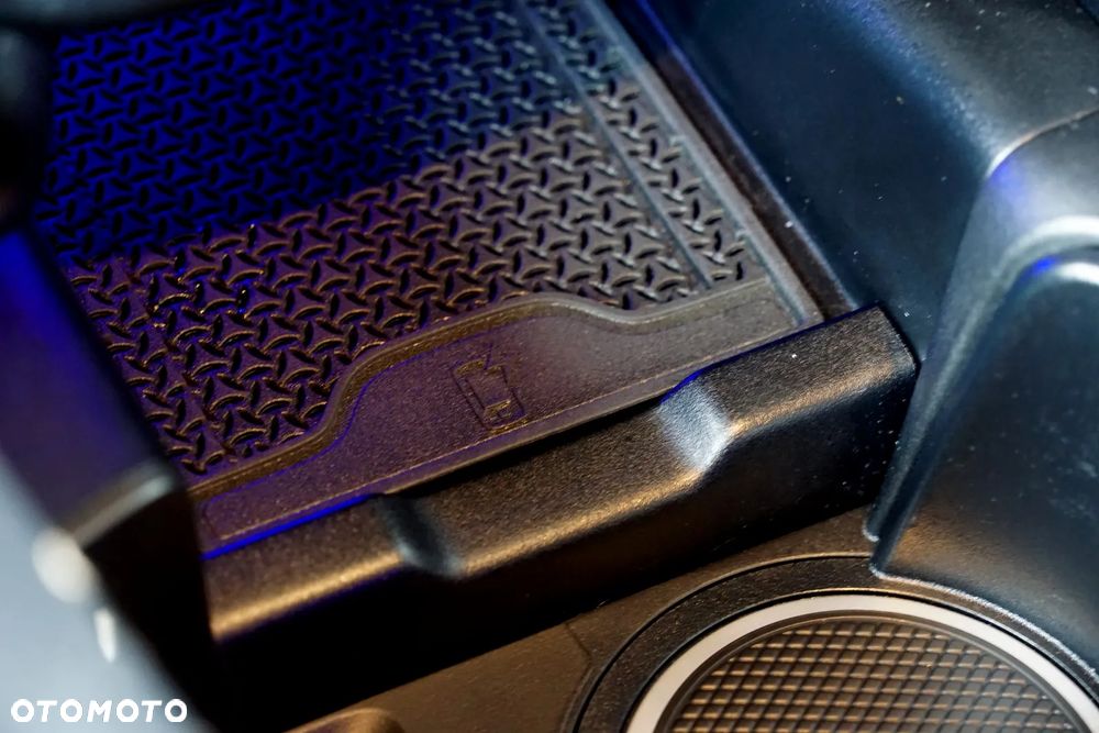 Mercedes-Benz Klasa E 220 d 9G-TRONIC Edition AVANTGARDE - 39