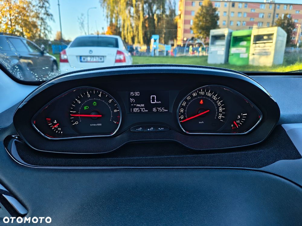 Peugeot 208 - 3