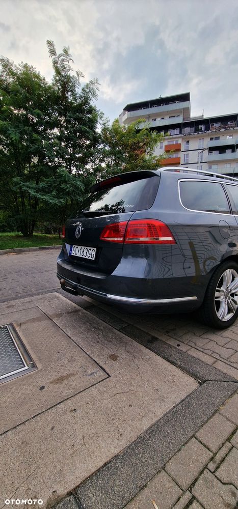 Volkswagen Passat - 12