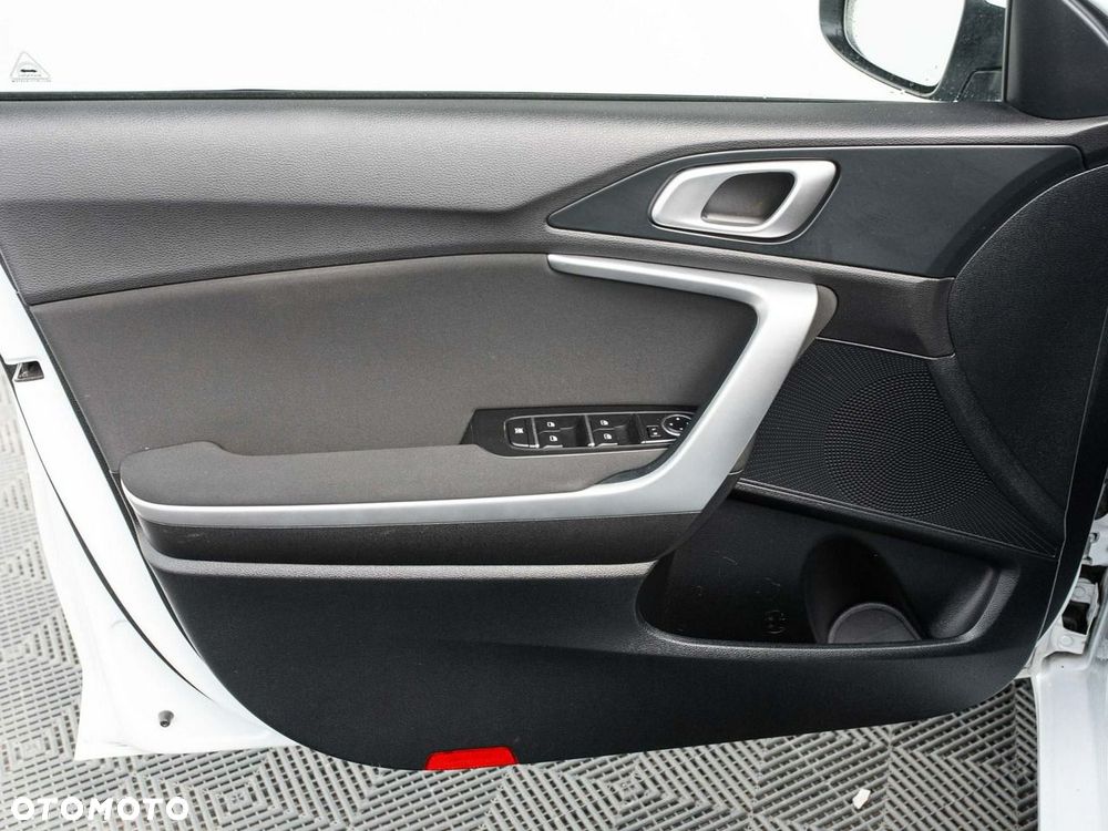 Kia Ceed 1.0 T-GDI S - 10