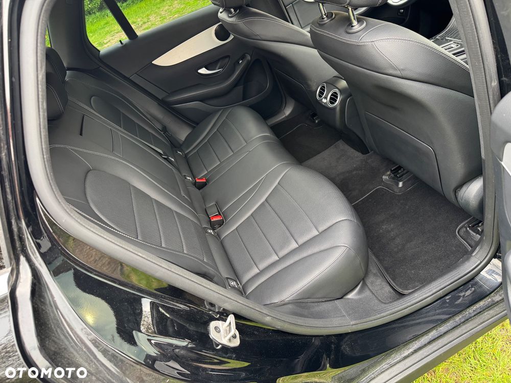 Mercedes-Benz GLC 300 4Matic 9G-TRONIC Exclusive - 28