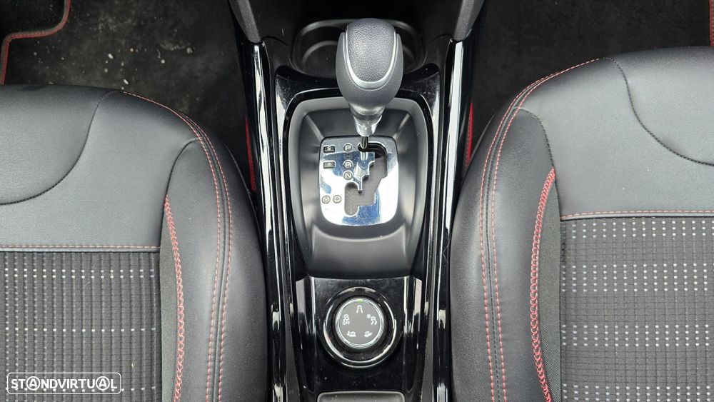 Peugeot 2008 1.2 PureTech GT Line EAT6 - 47