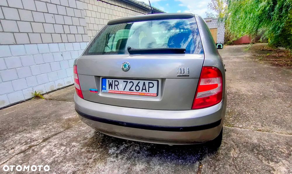 Skoda Fabia 1.2 HTP Ambiente - 16