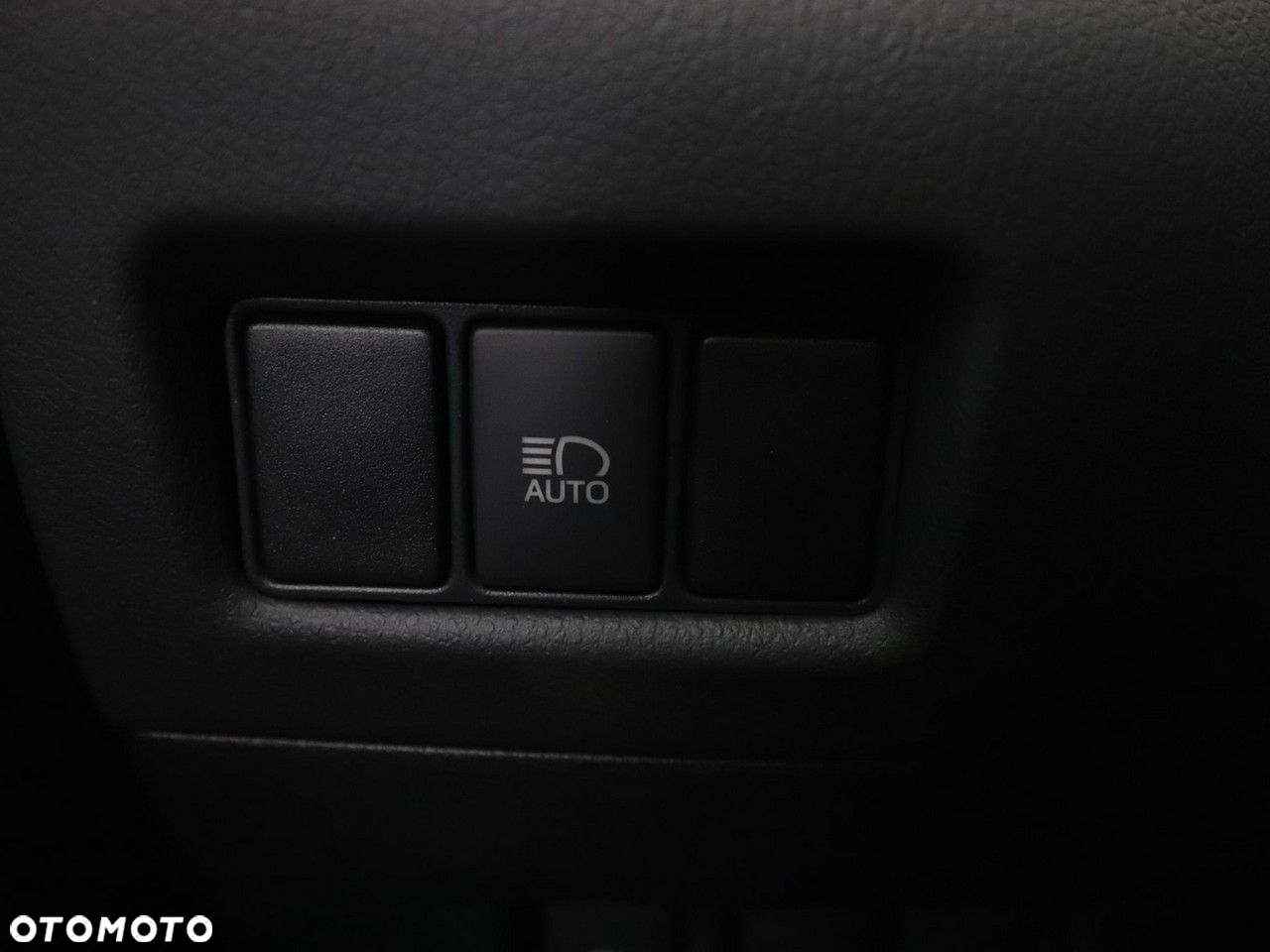 Toyota C-HR Hybrid Lounge - 32