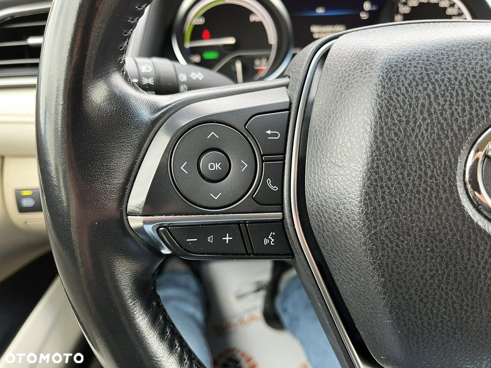 Toyota Camry 2.5 Hybrid Executive CVT - 16