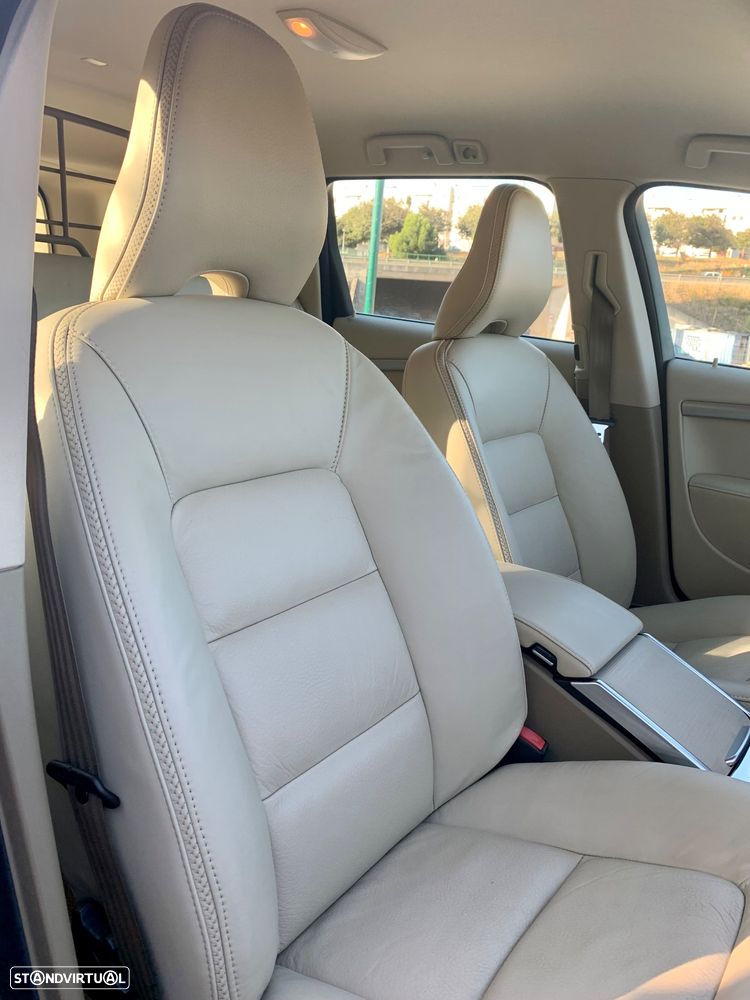 Volvo XC 70 2.0 D4 Momentum Start/Stop - 8