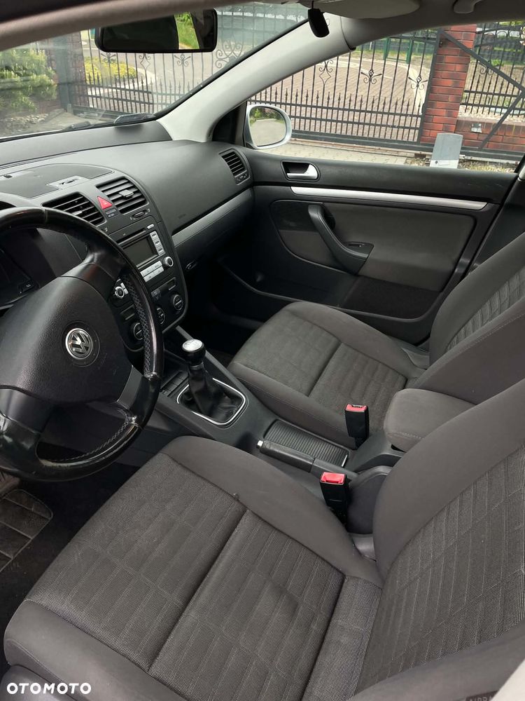 Volkswagen Golf - 8