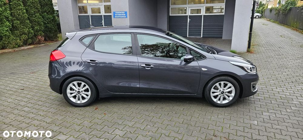 Kia Ceed 1.4 CVVT Dream-Team Edition - 6