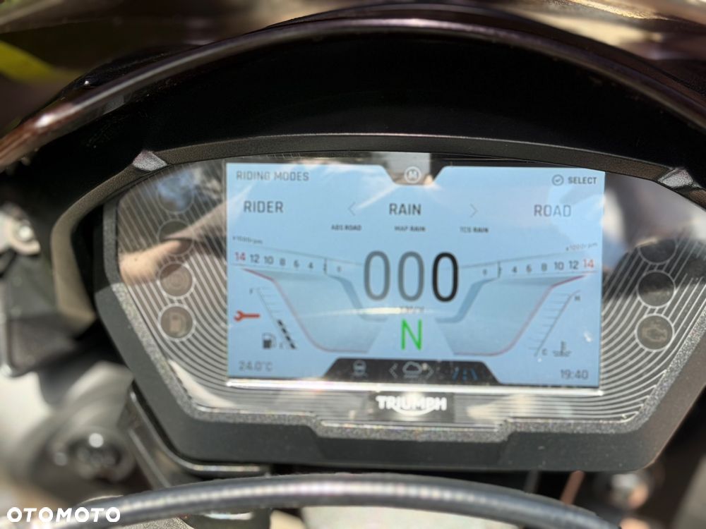 Triumph Street Triple - 30