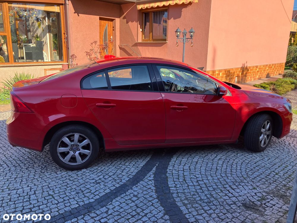 Volvo S60 T3 Momentum - 4