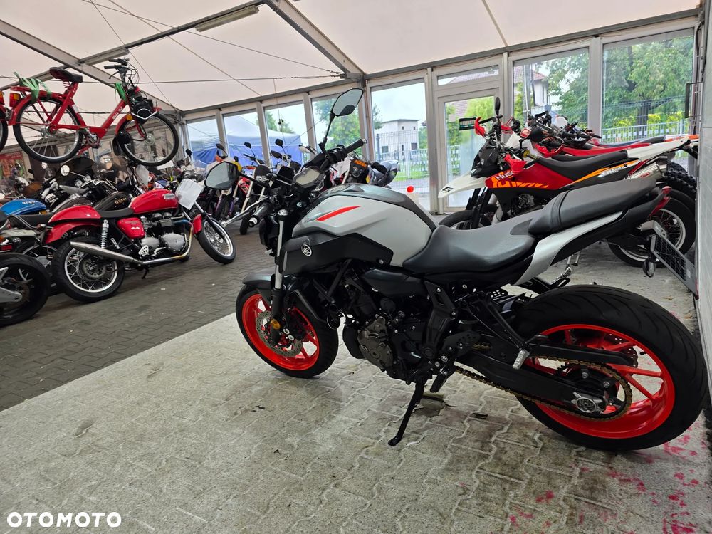 Yamaha MT - 22