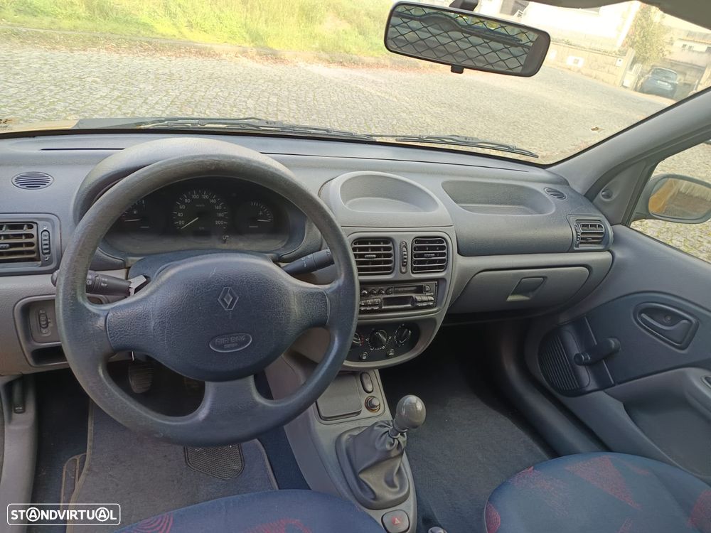 Renault Clio 1.9 D Van - 16