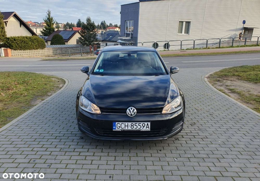Volkswagen Golf - 2
