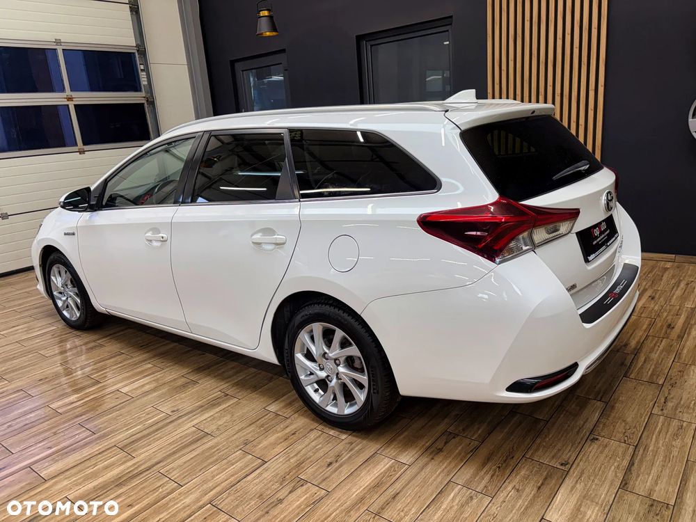 Toyota Auris 1.8 HSD Prestige - 11