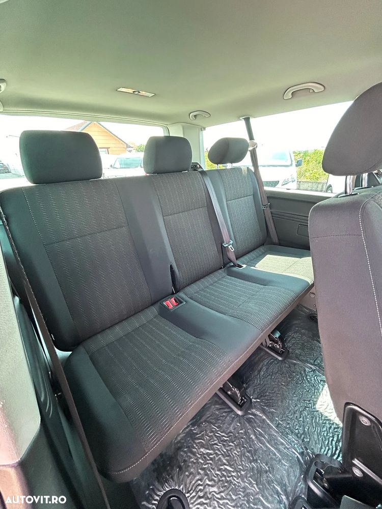 Volkswagen Caravelle - 7