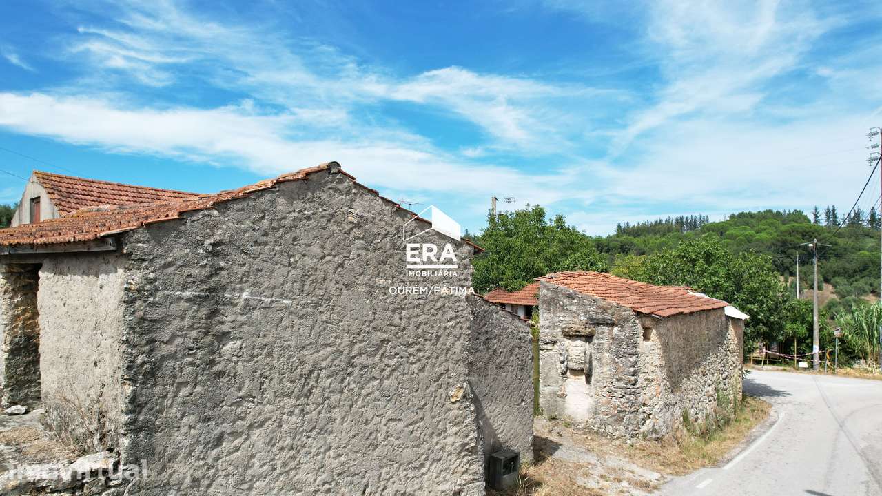 Moradia T4 localizada no Olival, Ourém - Grande imagem: 4/28