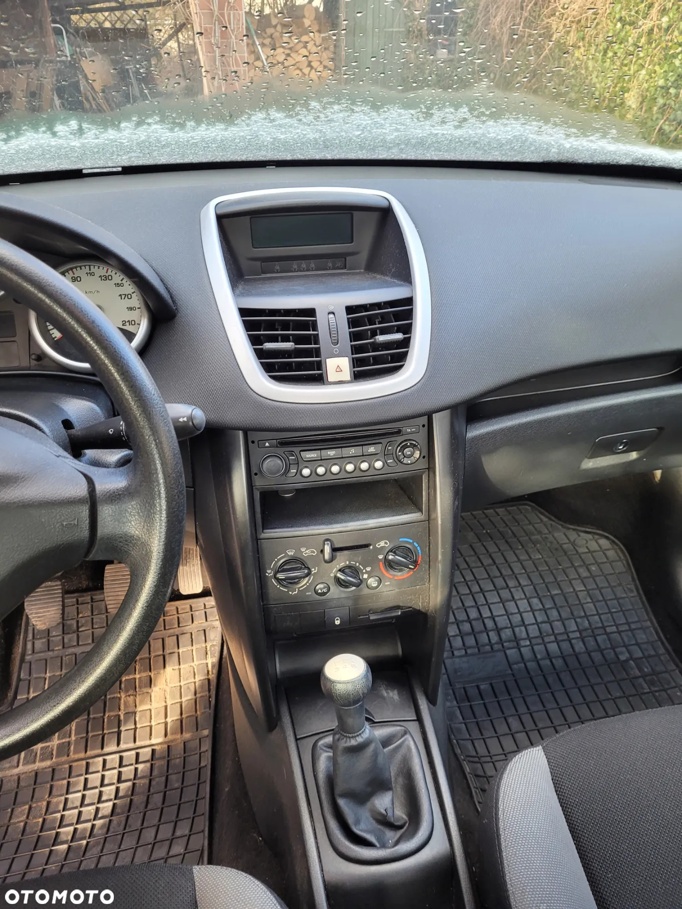 Peugeot 207 - 13