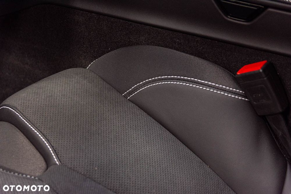 Chevrolet Corvette - 11