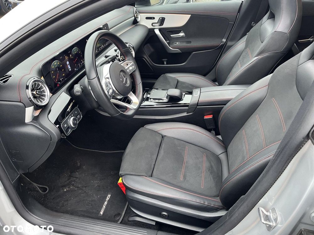 Mercedes-Benz CLA 200 4-Matic AMG Line 8G-DCT - 16