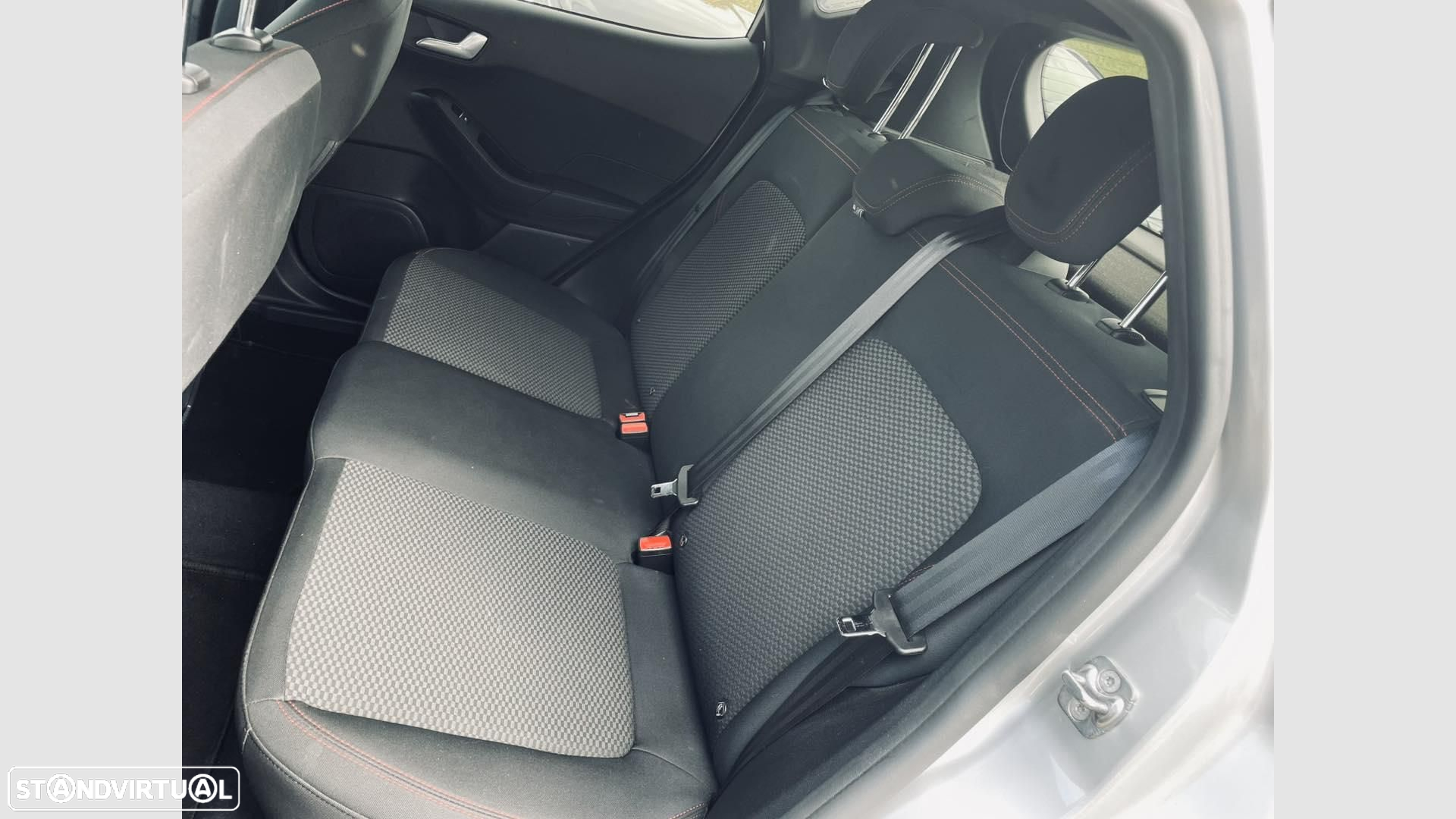 Ford Fiesta 1.0 EcoBoost ST-Line - 12