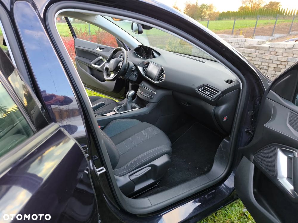 Peugeot 308 82 VTi Active - 12