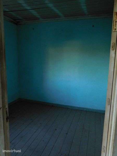 Casa para renovar ,Excelente local , bons acessos, boa esposição solar - Grande imagem: 3/12