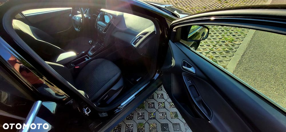 Ford Focus 1.5 EcoBoost STart-Stopp-System TITANIUM - 19