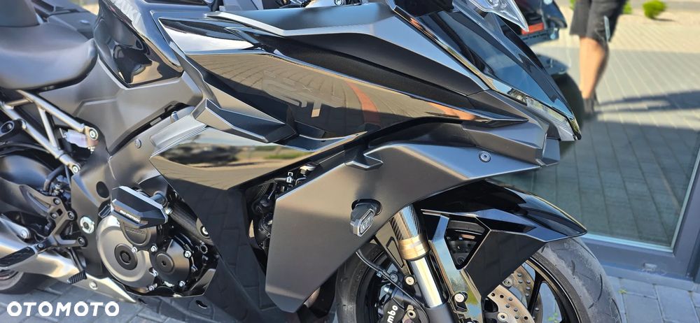 Suzuki GSX - 9