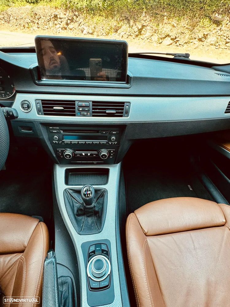 BMW 320 d Touring - 11