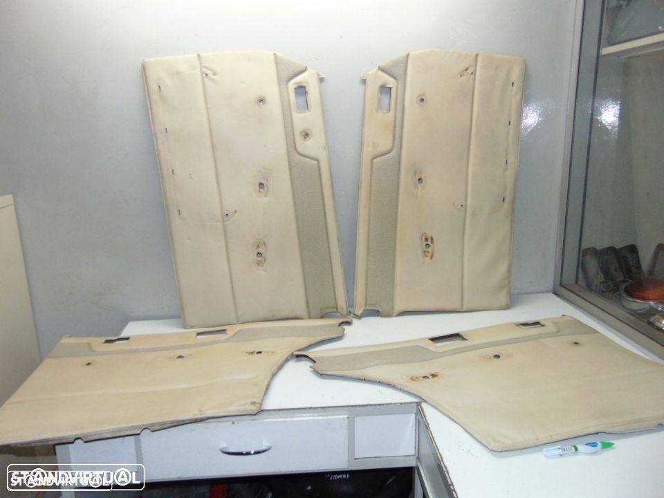 Mercedes W114 - quartelas das portas - 4