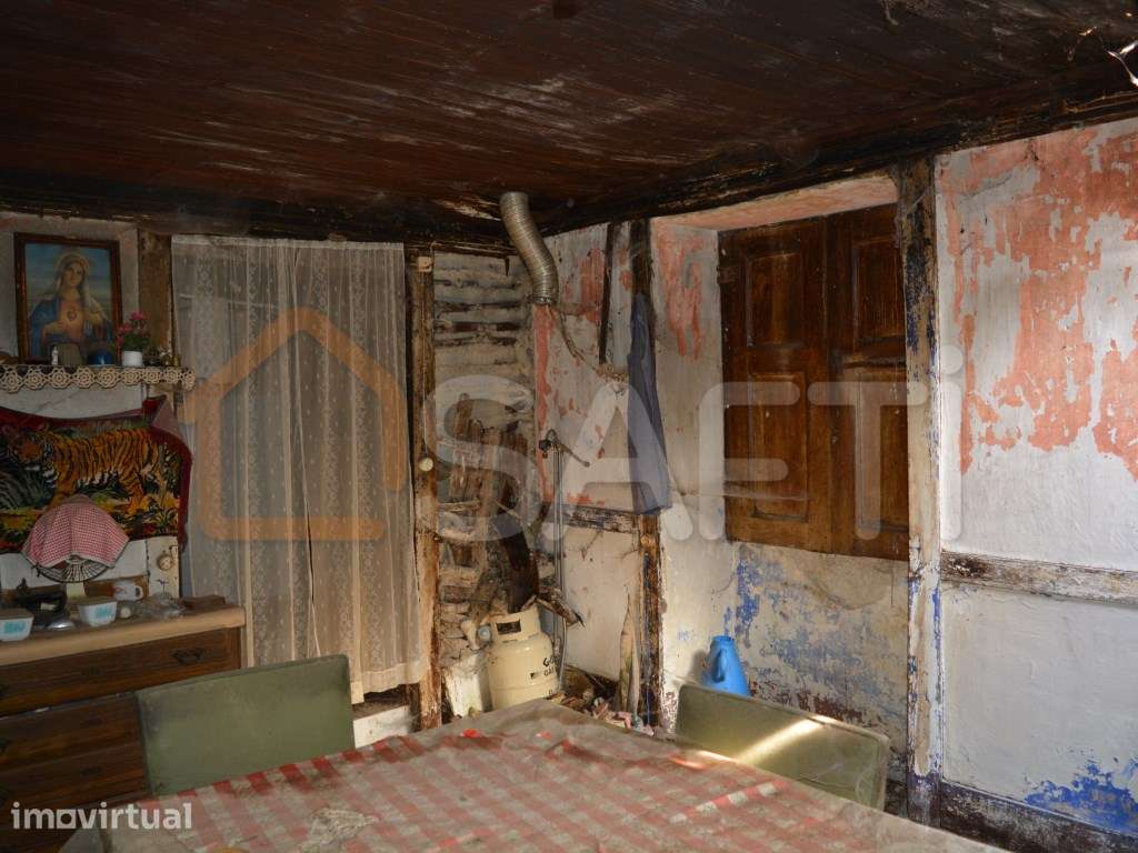 Quinta com Moradia e Grande Terreno à Venda em Alverca da Beira - Grande imagem: 4/20