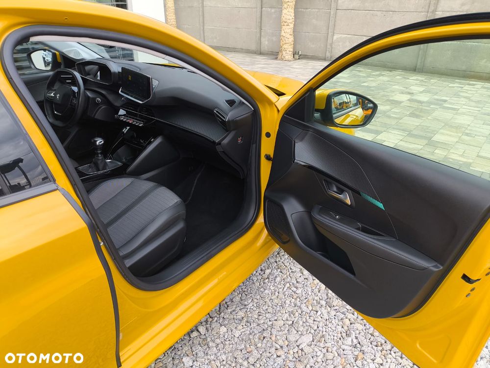 Peugeot 208 - 16