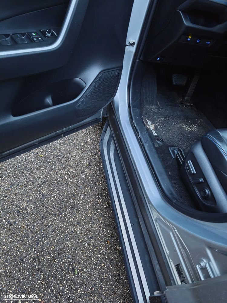 Toyota RAV4 2.5 HDF Lounge - 24