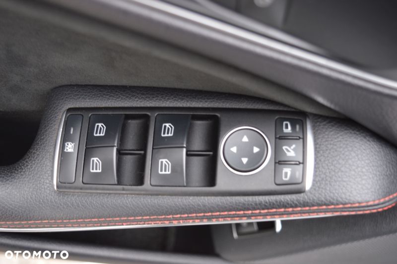 Mercedes-Benz CLA 200 AMG Line - 34