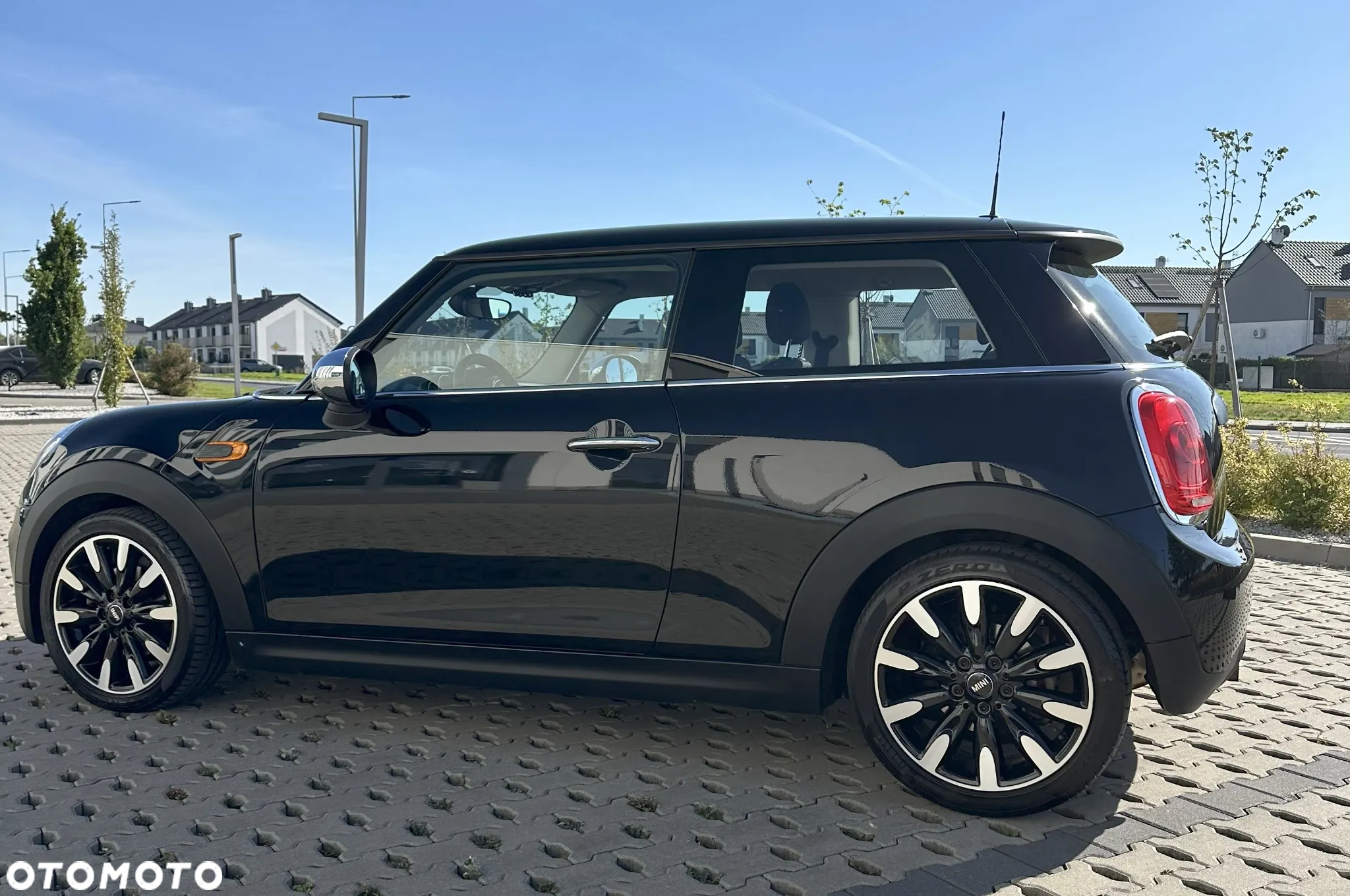 MINI ONE Standard - 10