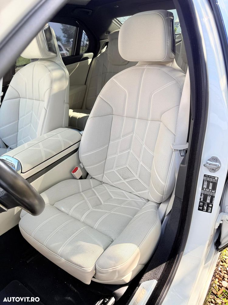 BMW Seria 7 - 11