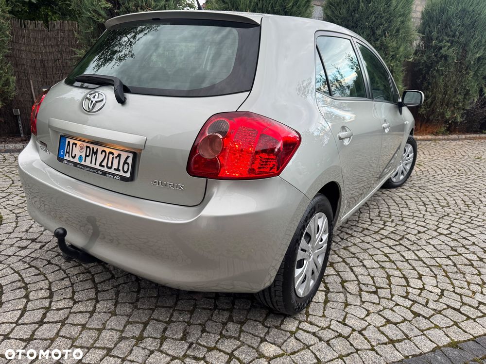 Toyota Auris 1.6 VVT-i Executive - 4