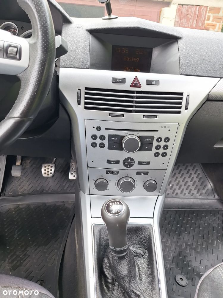 Opel Astra 1.9 CDTI Sport - 23