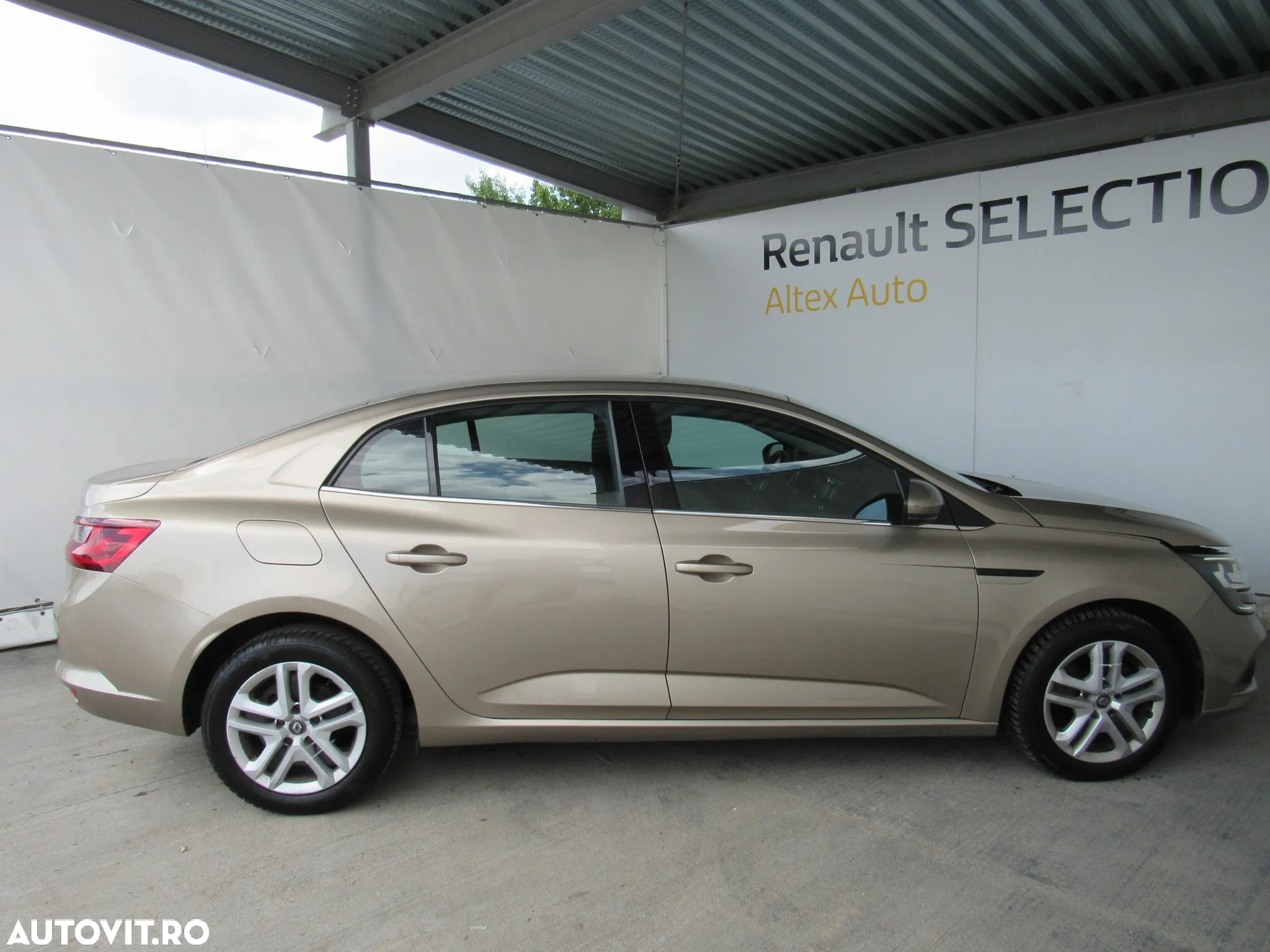 Renault Megane TCe EDC Zen - 4