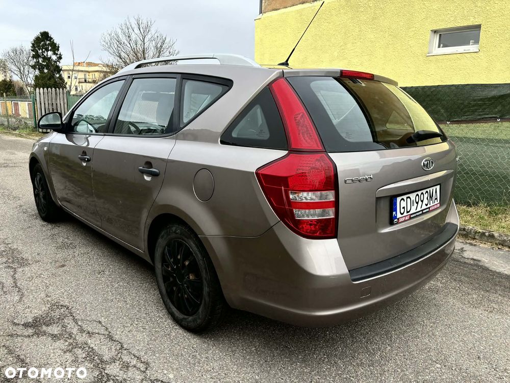 Kia Ceed 1.6 Crdi Comfort - 4