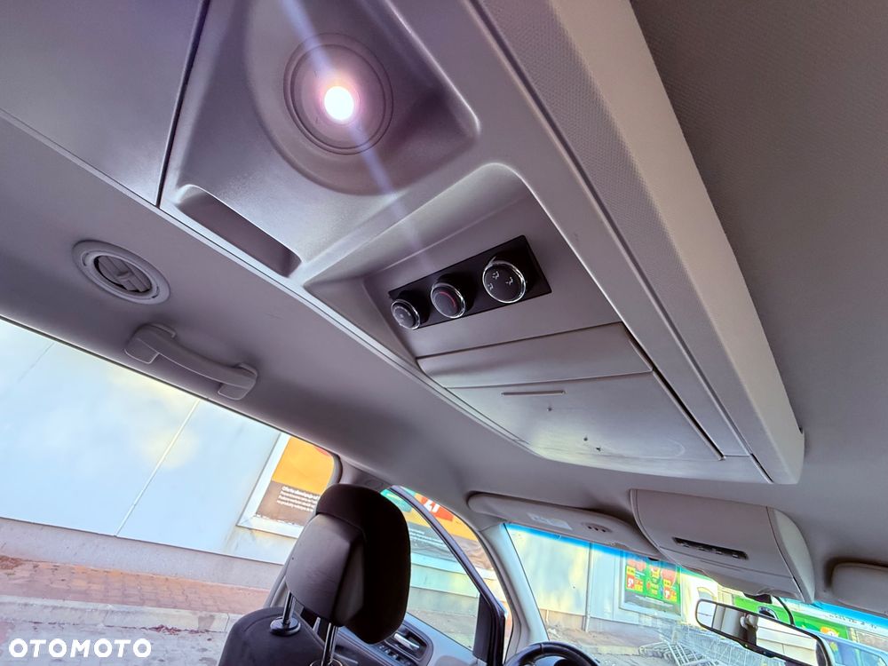 Chrysler Town & Country 3.6 Limited - 10
