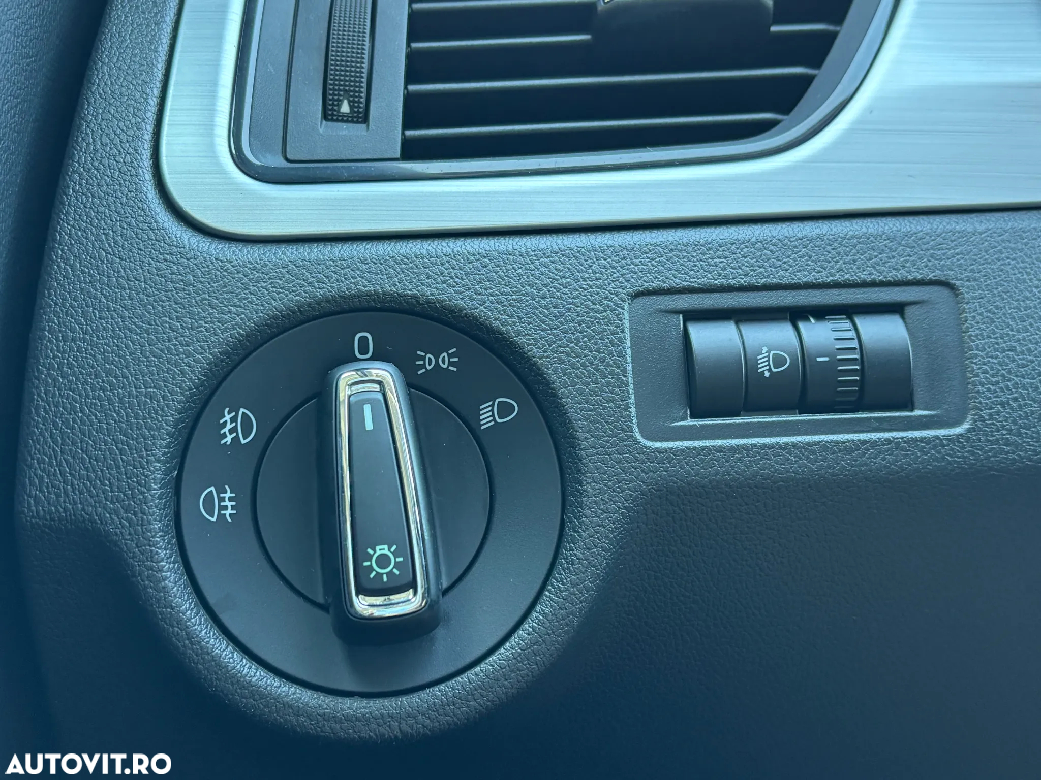 Skoda RAPID 1.0 TSI Ambition - 25