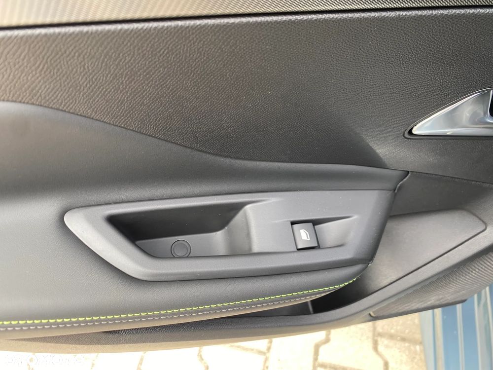 Peugeot 308 1.5 BlueHDi GT Exclusive S&S EAT8 - 22