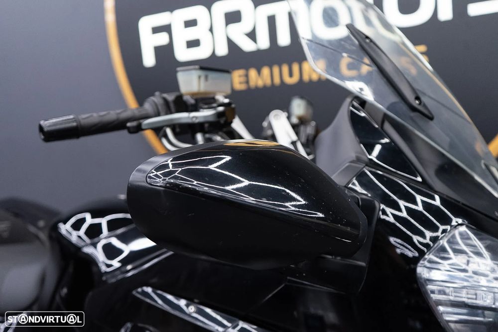 Kawasaki GTR 1400 - 9