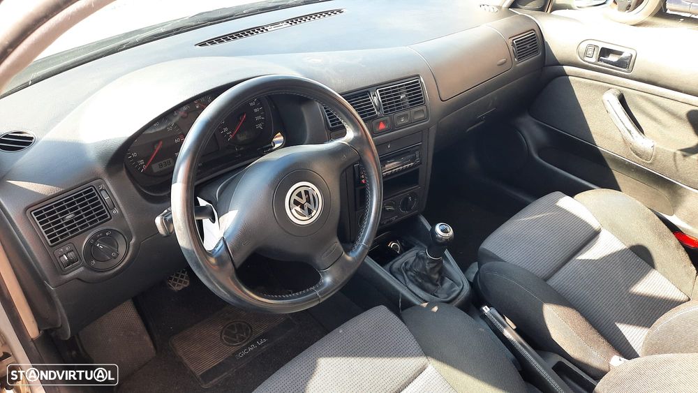 VW Golf 1.4i 25 Anos - 11