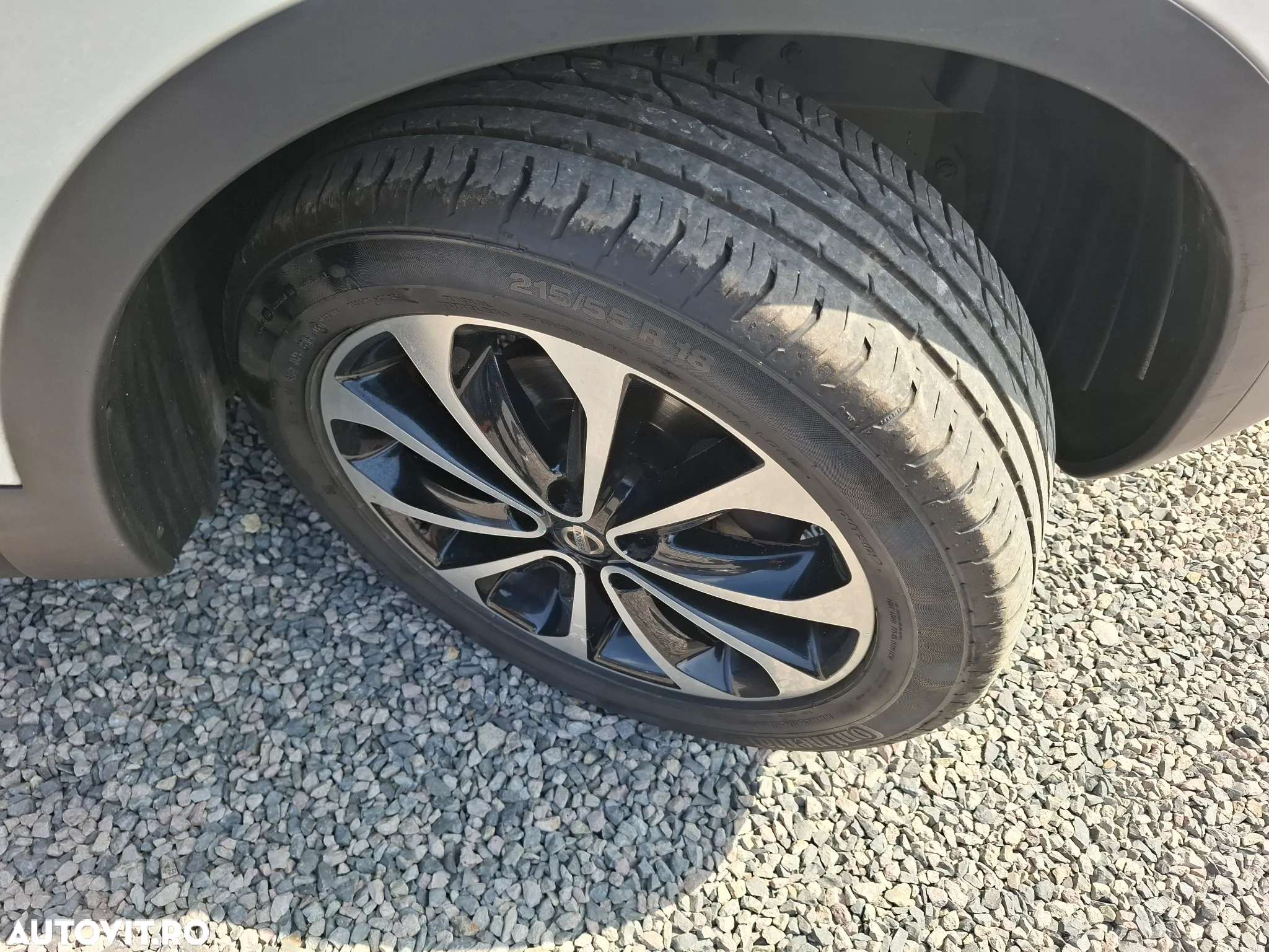 Nissan Qashqai 1.5 DCI Start/Stop Tekna - 30
