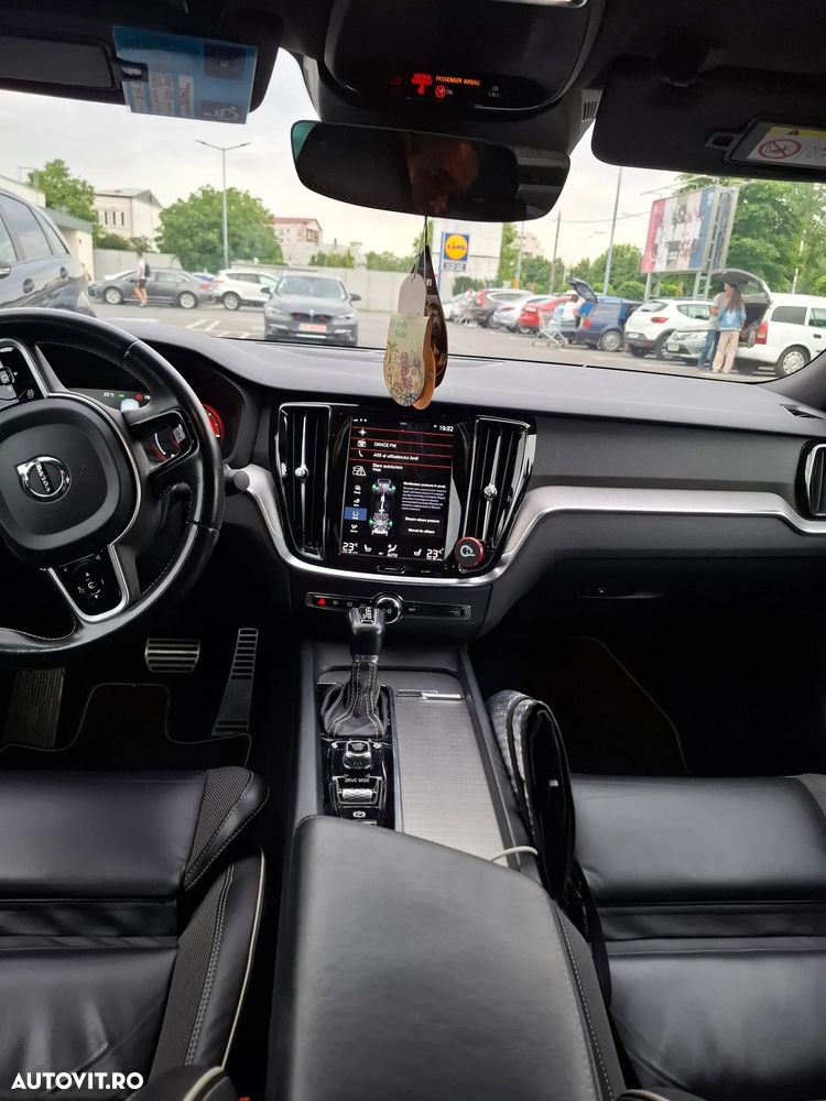 Volvo S60 T5 R-Design - 10