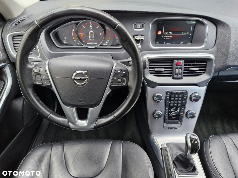Volvo V40 D2 Inscription - 18