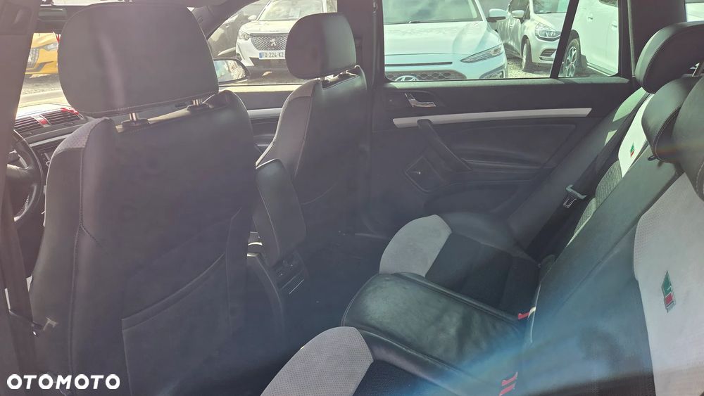 Skoda Octavia 2.0 TSI RS - 11